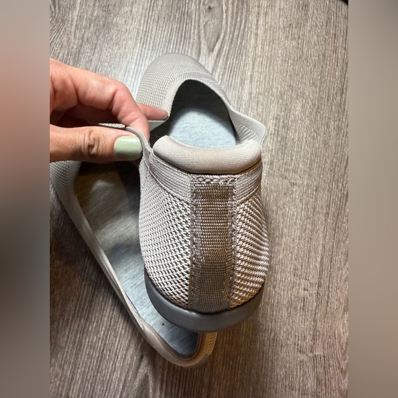 CLARKS Womens 9.5 Tyra Knit Ballet Flat Neutral Beige Cushionaire Comfort ✨ - Picture 6 of 7